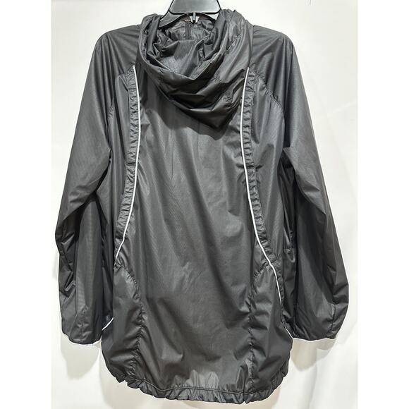 Nike Shield Running Jacket Women XL Black Hooded Windbreaker CJ5077-010 - Picture 2 of 8